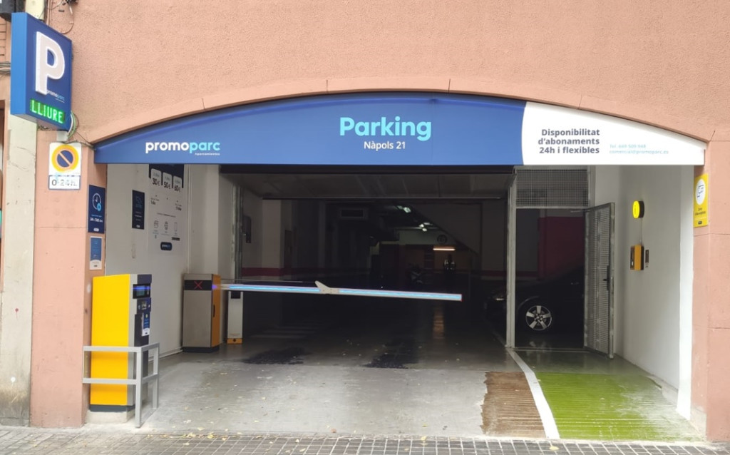 Parking Nàpols 21 - Promoparc - Entrada